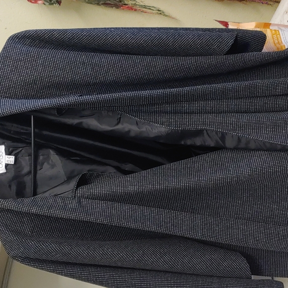 Cameo size 4 gray wool cape - Picture 3 of 6